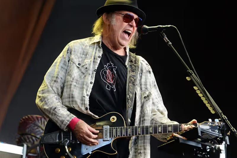 แบรนด์หรู Chrome Hearts ฟ้อง Neil Young ปมชื่อวงใหม่