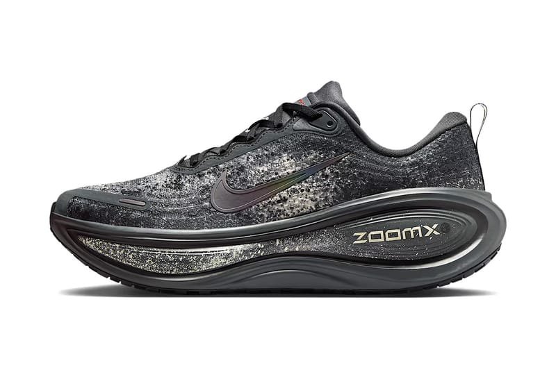 สนีกเกอร์ Nike Vomero Plus สีใหม่ “Anthracite/Oatmeal” เติมลายสแปลชสุดเท่