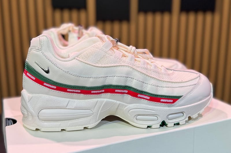 “Sail” ลงบน UNDEFEATED x Nike Air Max 95