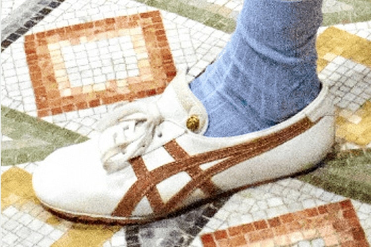VERSACE จับมือ Onitsuka Tiger เปิดคอลแลบสนีกเกอร์ครั้งแรกของแบรนด์