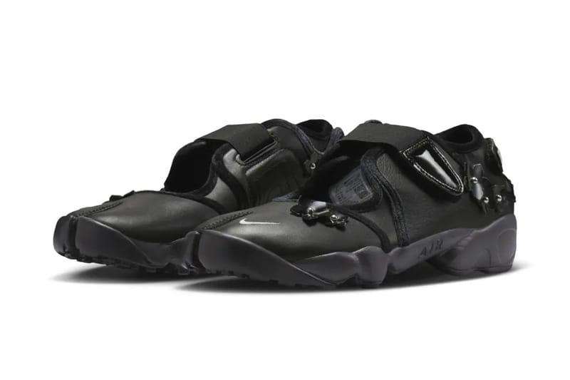 Nike Air Rift “Flowers” สนีกเกอร์ดอกไม้สุดดาร์ก เล่นเลเยอร์เท็กซ์เจอร์บนพื้นรองเท้าสีดำล้วน