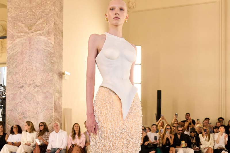 แฟชั่นโหดทลายสูตรสำเร็จ: Schiaparelli FW27 Haute Couture กับ “The Call of the Void”