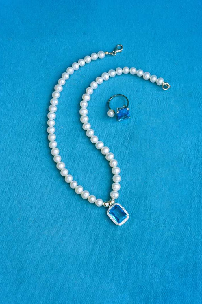 A Sinner in Pearls New London Jewelry Brand Men in Pearl Necklaces Bracelets Earrings Drops