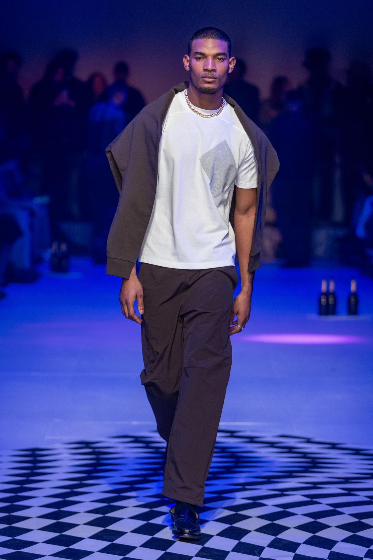 Saul Nash Fall Winter 2024 London Fashion Week menswear womenswear jourdan dunn runway show mc rave hip hop dance