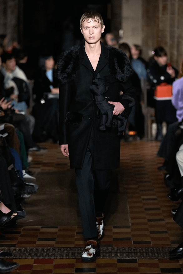 Simone Rocha Fall Winter 2024 London Fashion Week menswear womenswear crocs collaboration runway show