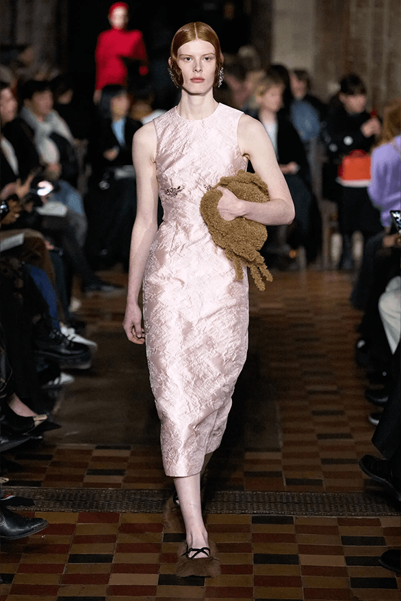 Simone Rocha Fall Winter 2024 London Fashion Week menswear womenswear crocs collaboration runway show