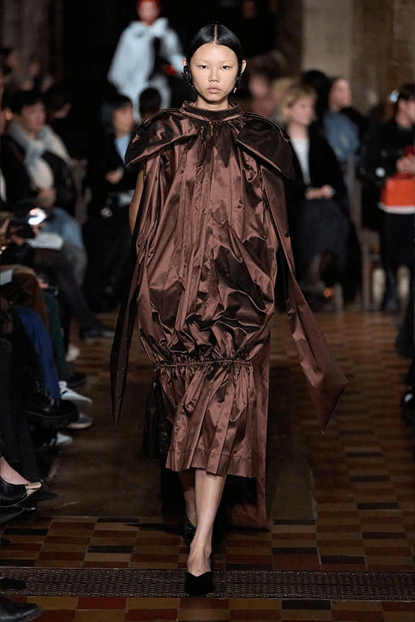 Simone Rocha Fall Winter 2024 London Fashion Week menswear womenswear crocs collaboration runway show