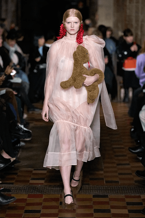 Simone Rocha Fall Winter 2024 London Fashion Week menswear womenswear crocs collaboration runway show