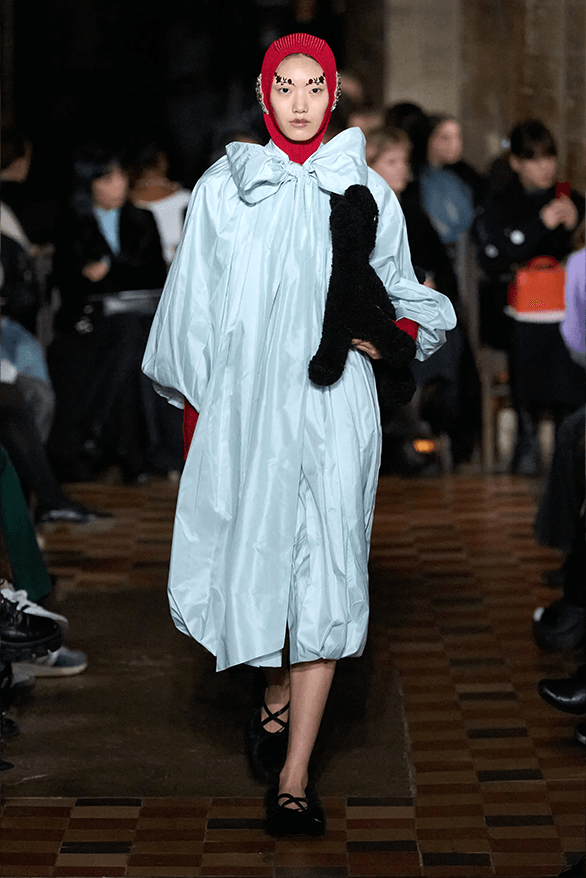 Simone Rocha Fall Winter 2024 London Fashion Week menswear womenswear crocs collaboration runway show