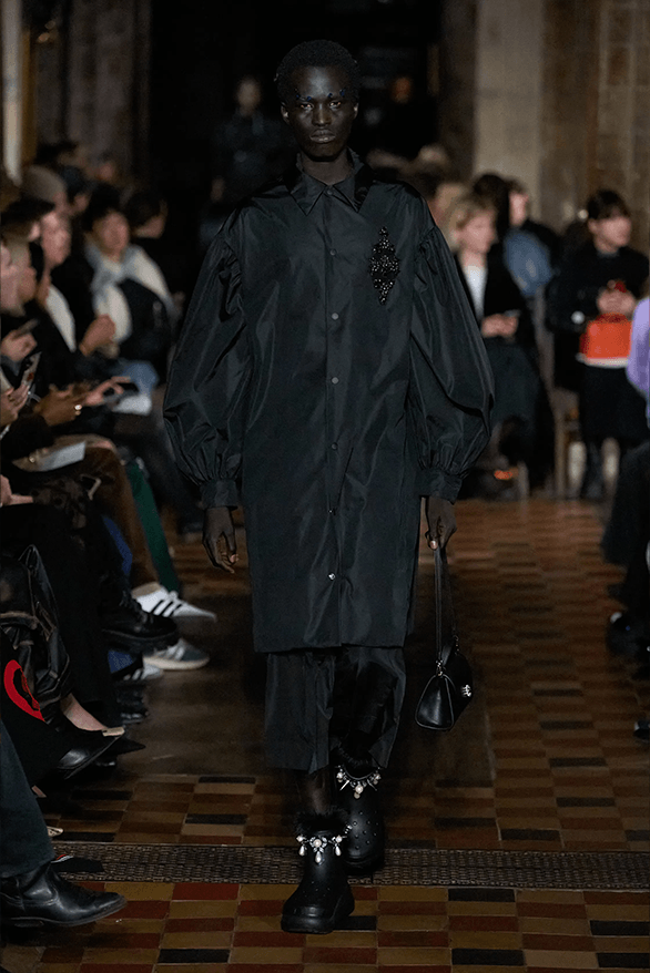 Simone Rocha Fall Winter 2024 London Fashion Week menswear womenswear crocs collaboration runway show