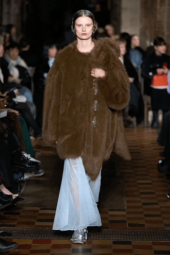 Simone Rocha Fall Winter 2024 London Fashion Week menswear womenswear crocs collaboration runway show