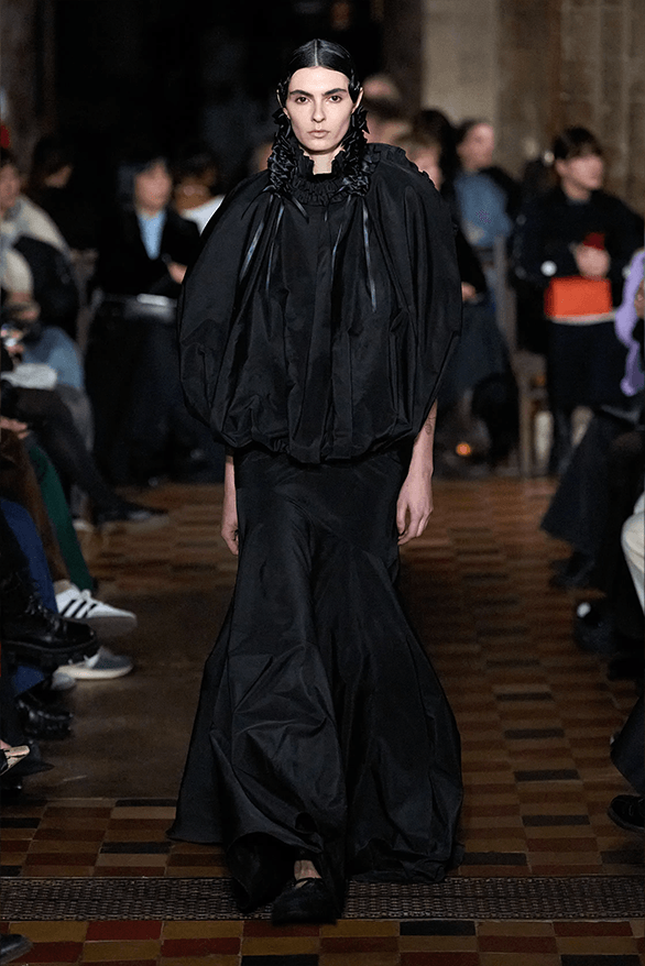 Simone Rocha Fall Winter 2024 London Fashion Week menswear womenswear crocs collaboration runway show