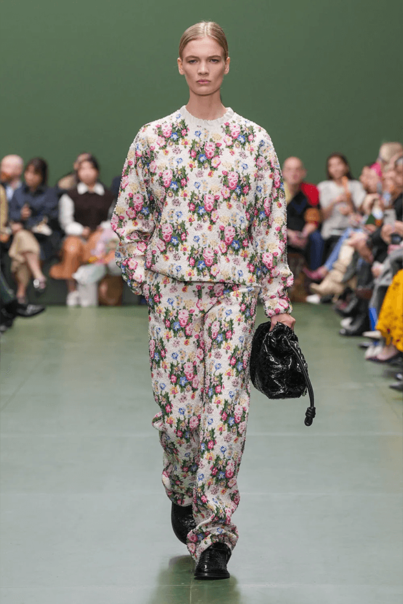 LOEWE Fall Winter 2024 Paris Fashion Week menswear womenswear Jonathan Anderson runway show