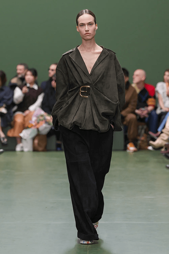 LOEWE Fall Winter 2024 Paris Fashion Week menswear womenswear Jonathan Anderson runway show