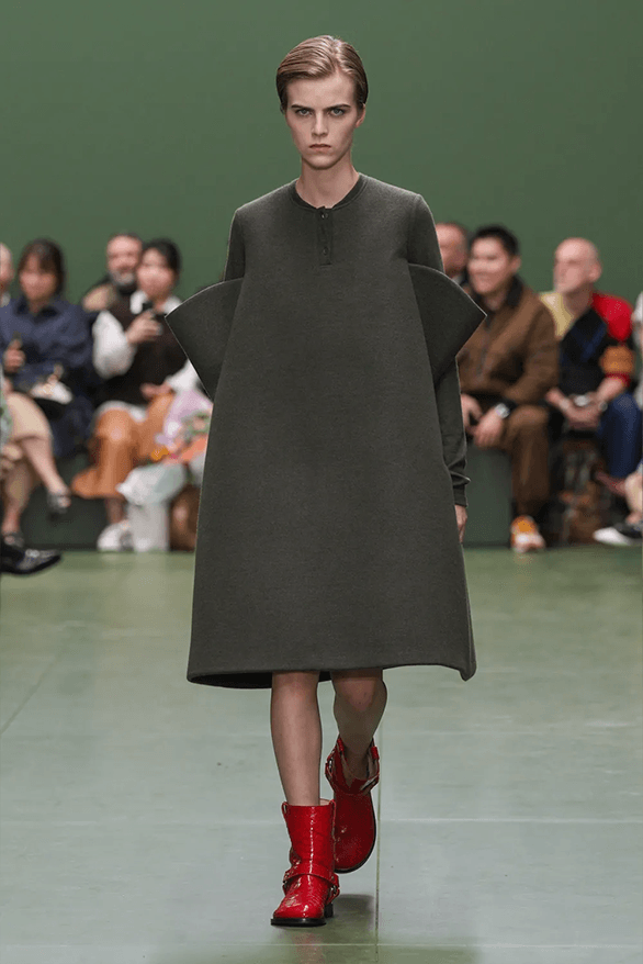 LOEWE Fall Winter 2024 Paris Fashion Week menswear womenswear Jonathan Anderson runway show