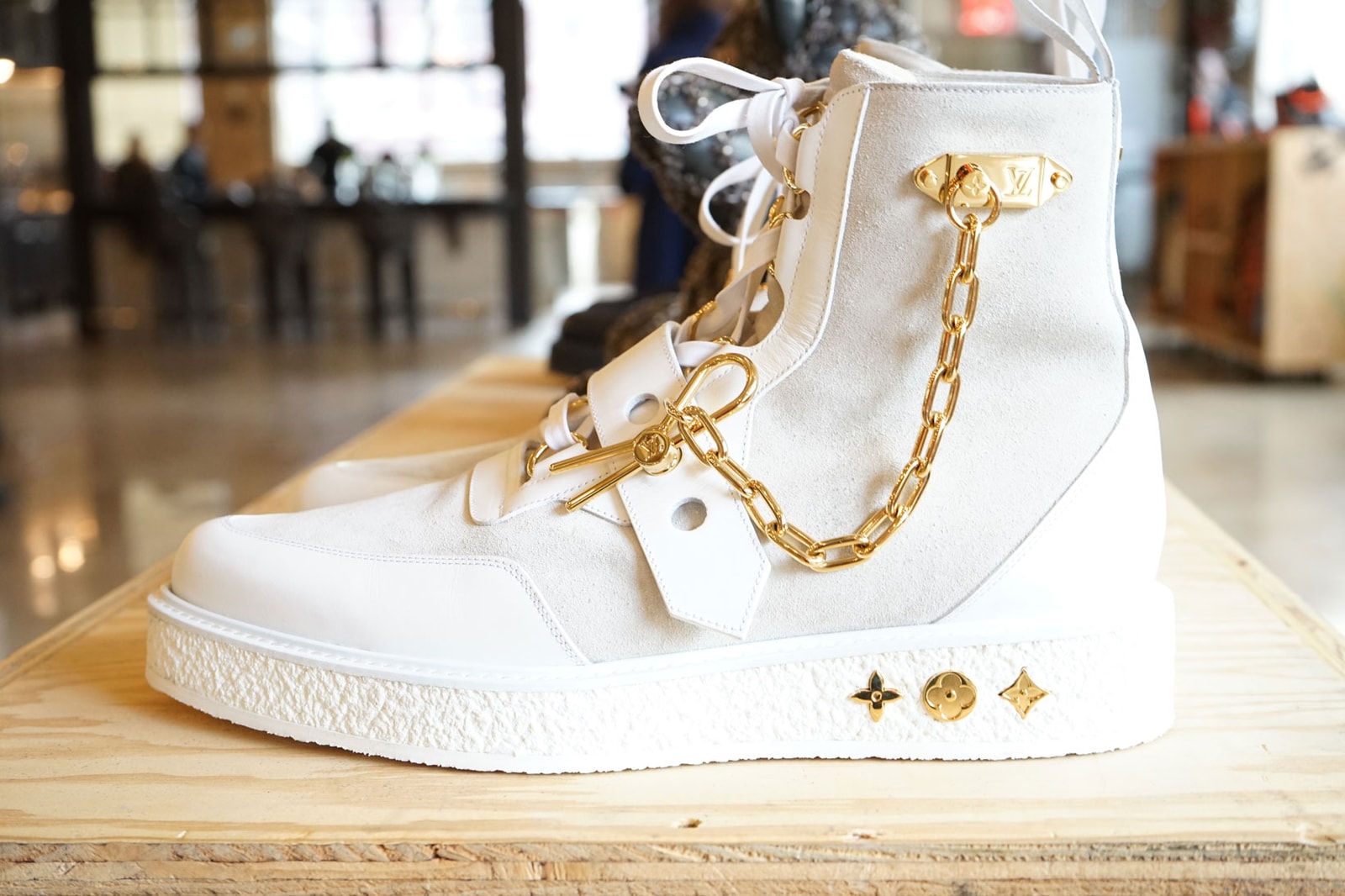 louis vuitton white and gold