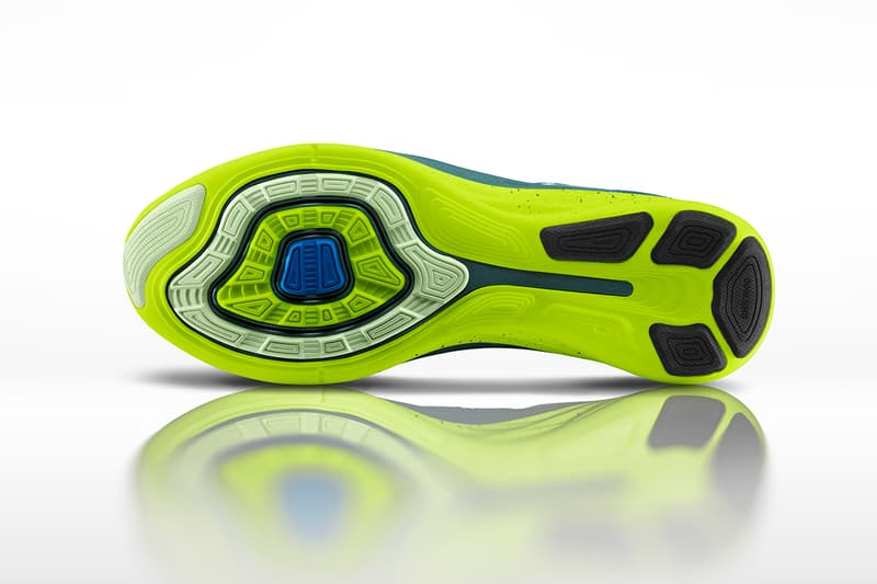 womens nike flyknit lunar 2