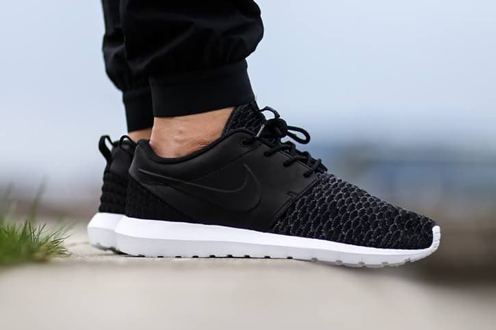 roshe one nike black