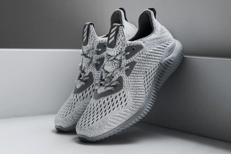 alphabounce black and white