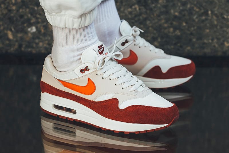 air max 95 red crush on feet