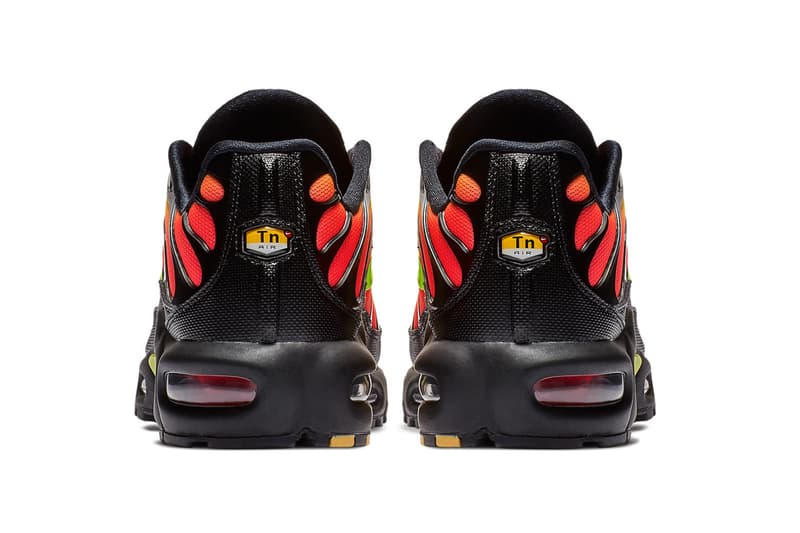 red and black nike air max plus