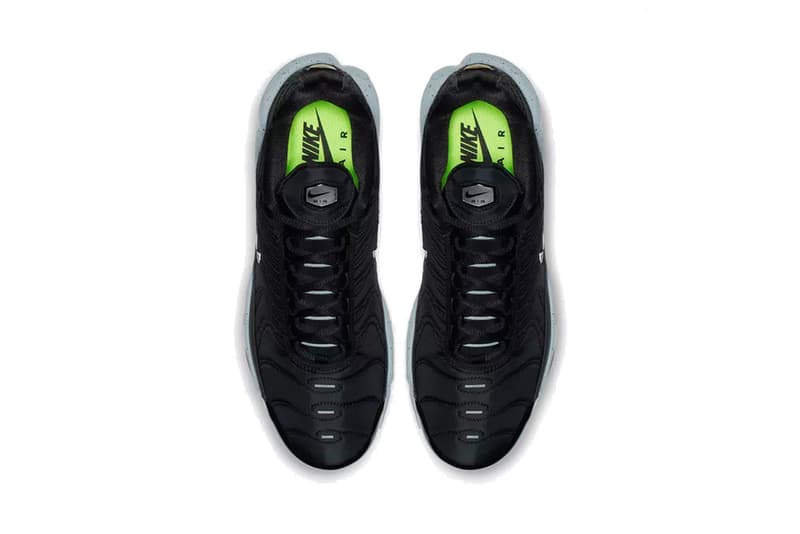 nike air max plus premium volt