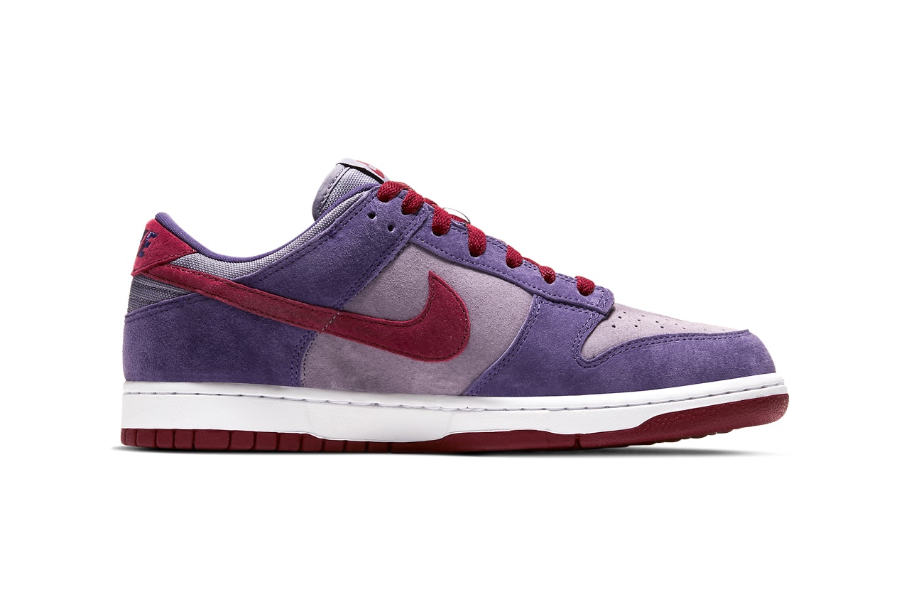 dunk red plum on feet
