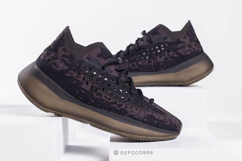 onyx yeezy slide on foot