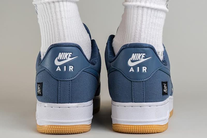 nike air athletics west