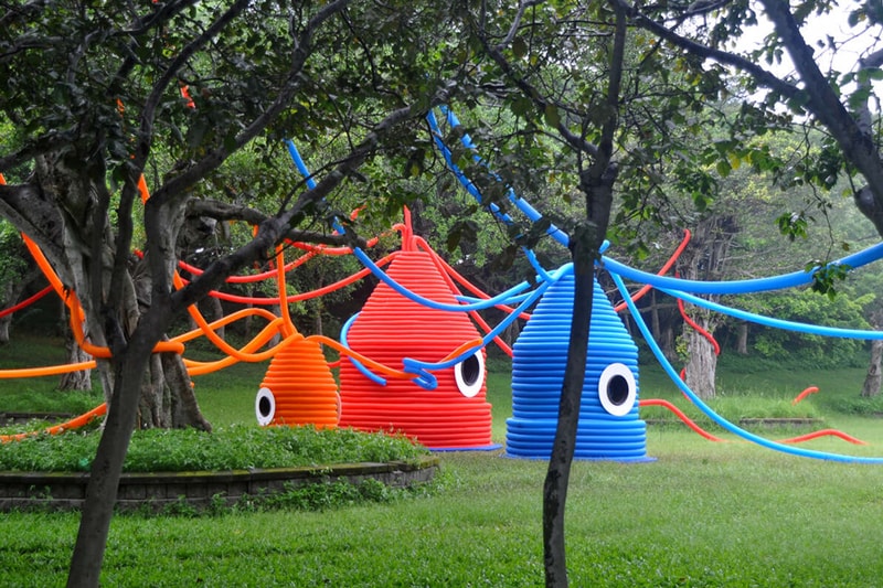 Family of Giant Squids Takes Over Park in Taiwan