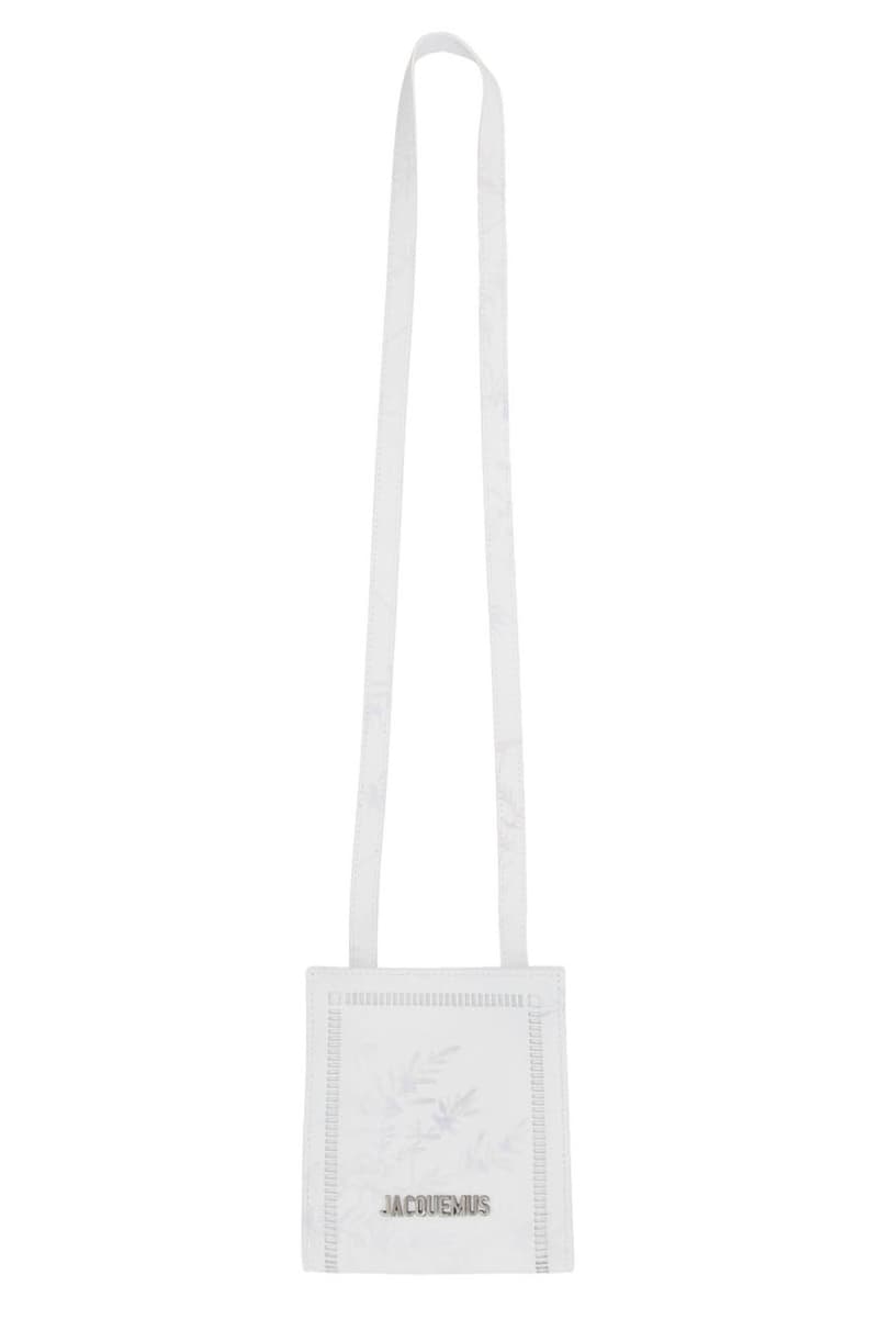 Jacquemus Accessoires en soldes chez SSENSE HYPEBEAST Jacquemus Accessoires en soldes chez SSENSE HYPEBEAST