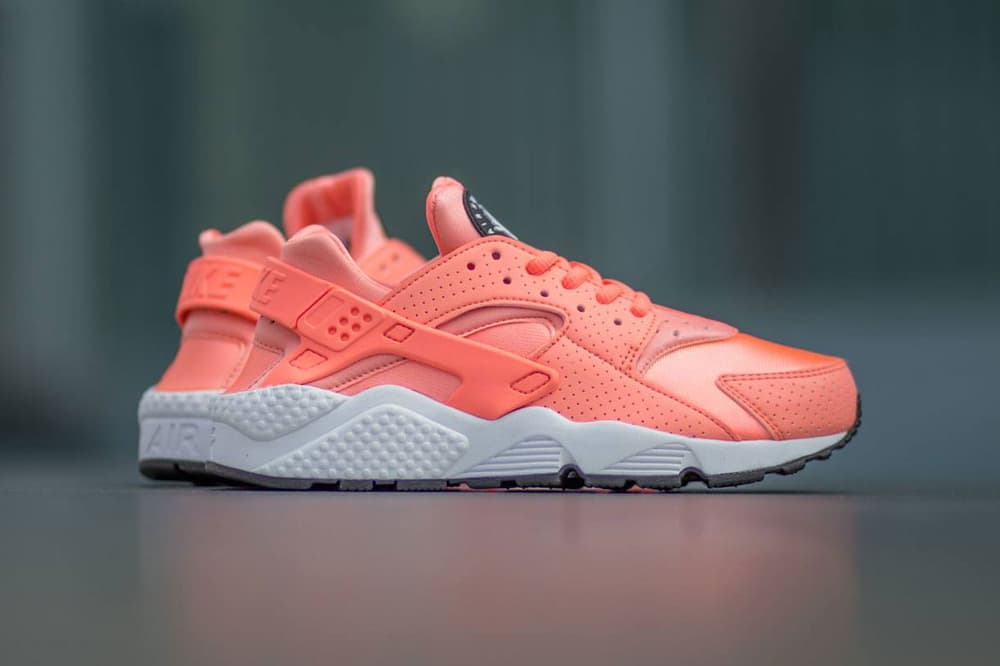 air huarache run mid womens pink