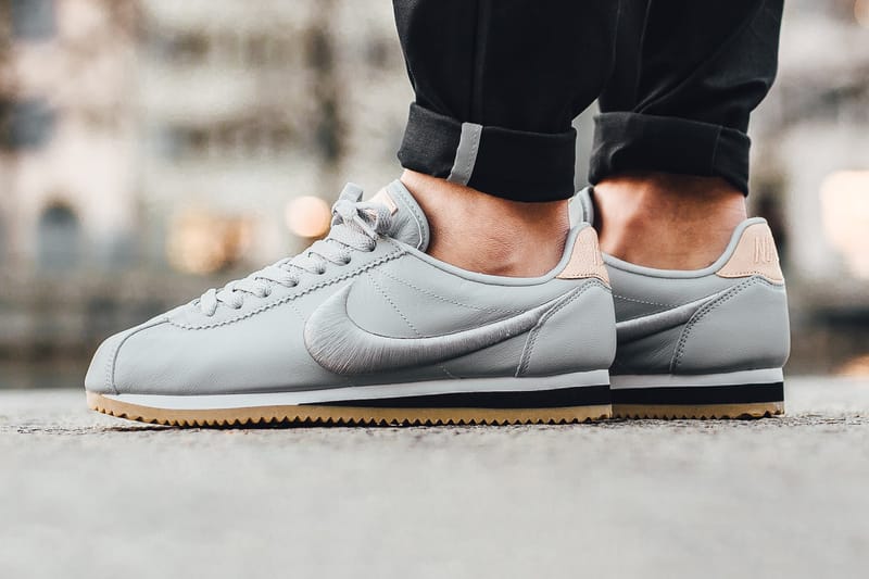 the nike classic shoes