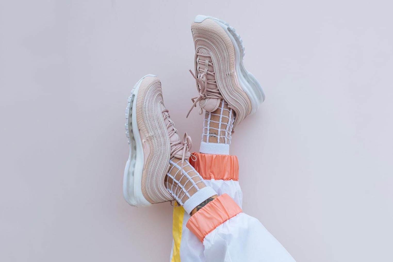 sneakers wear to work