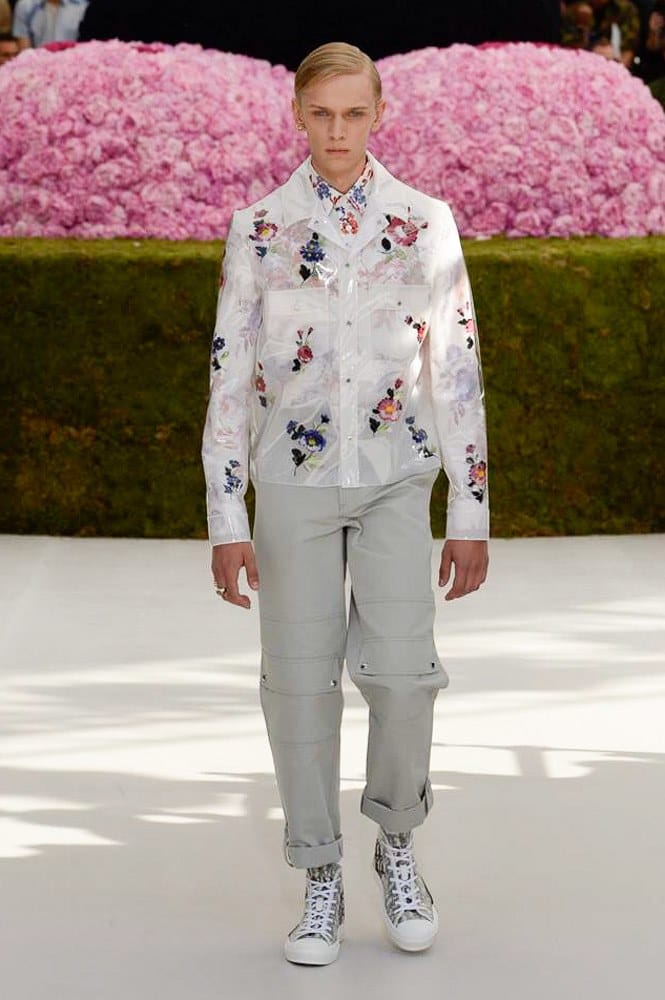 Kim Jones Debuts Dior Homme SS19 Runway Show | Hypebae