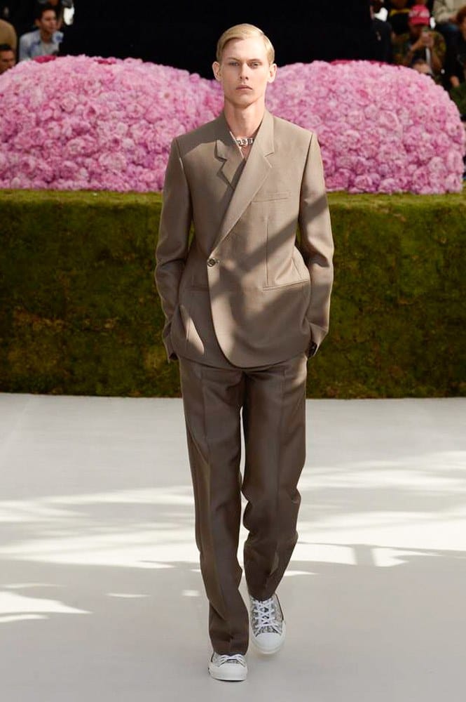 Kim Jones Debuts Dior Homme SS19 Runway Show | Hypebae