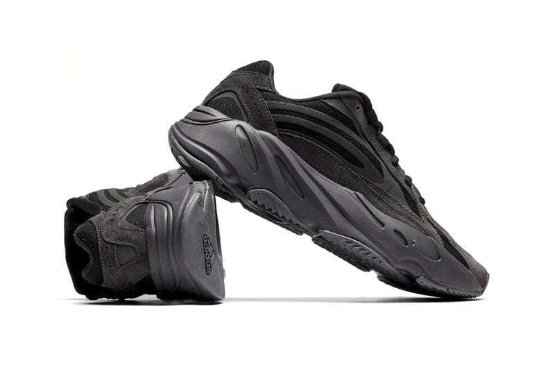 YEEZY BOOST 700 V2 