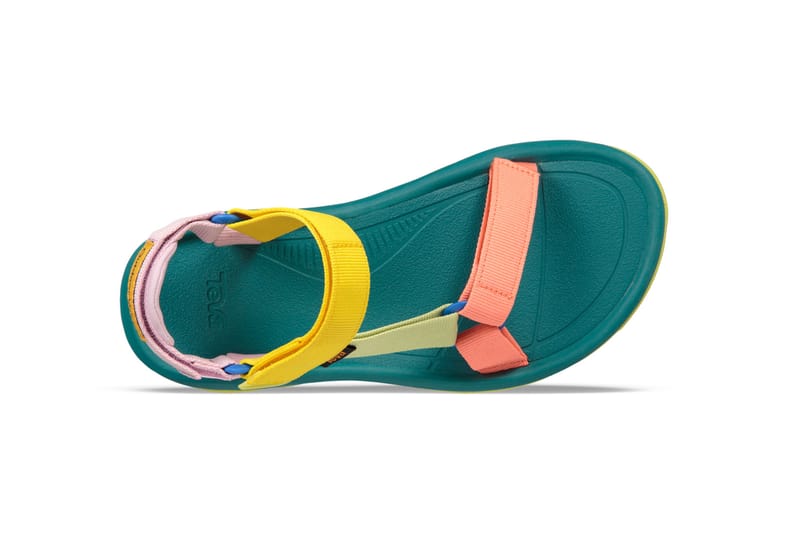 Tevas hot sale outdoor voices