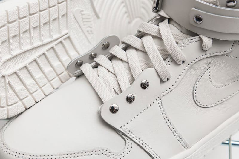 COMME des GARÇONS Nike Air Jordan 1 Retro High | Hypebae