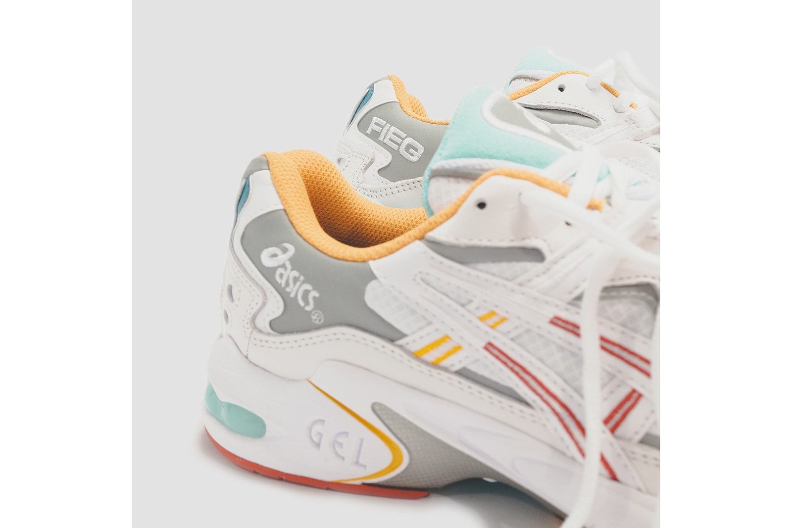 reebok acciomax trainer white running shoes