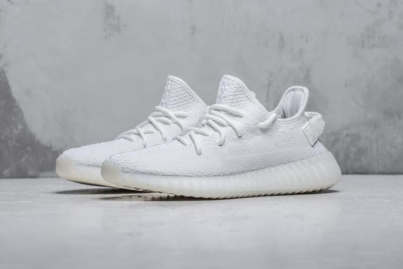 YEEZY BOOST 350 V2 トリプルホワイト adidas YEEZY BOOST 350 V2 Triple White Restock | Hypebae