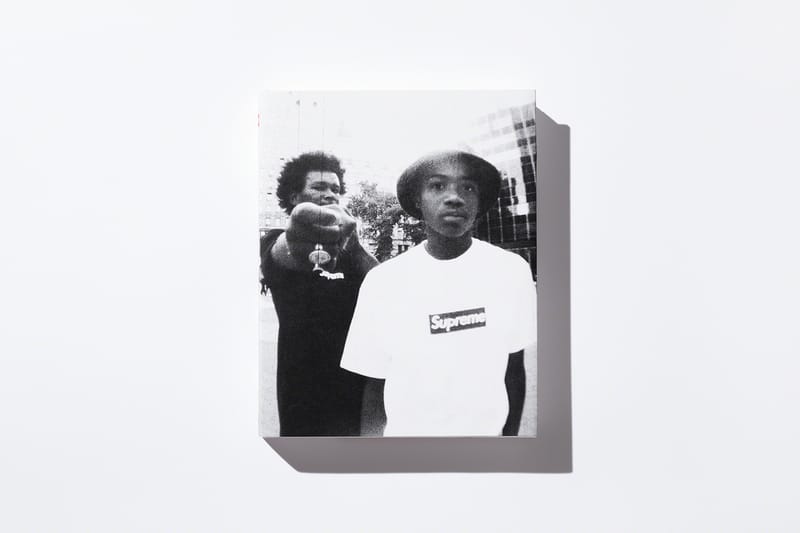19FW supreme (Vol 2) Book ポスター付き Supreme Vol. 2 Book (With Slipcover) White - FW19 - US