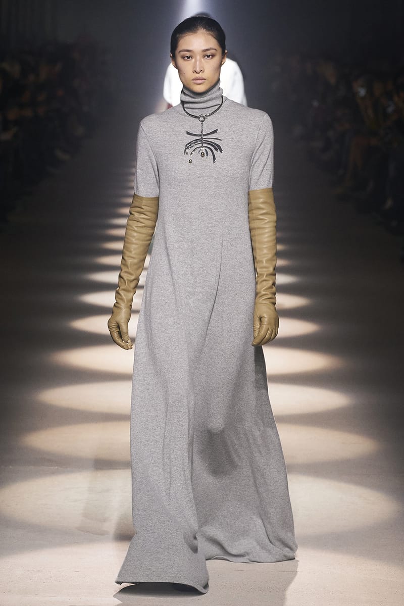 GIVENCHY20AWロングコートby Clare Waight Keller Every Look from Givenchy's FW20 PFW Collection | Hypebae
