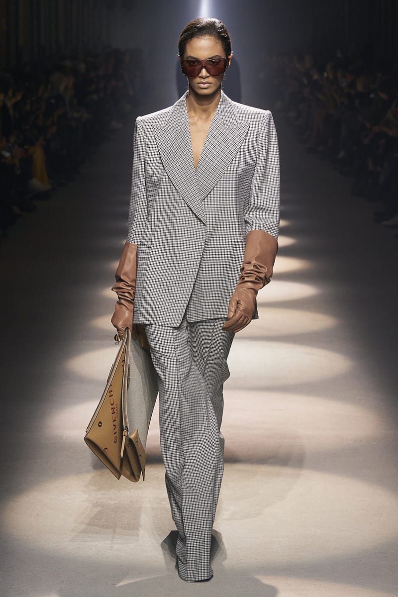 GIVENCHY20AWロングコートby Clare Waight Keller Every Look from Givenchy's FW20 PFW Collection | Hypebae