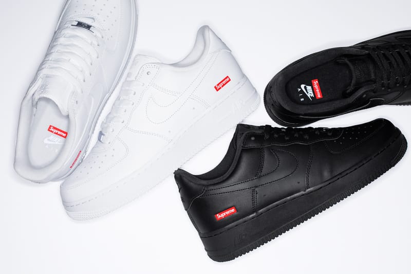 靴 Supreme x Nike AirForce1 Low White/Black Official Look at Supreme x Nike Air Force 1 Low | Hypebae