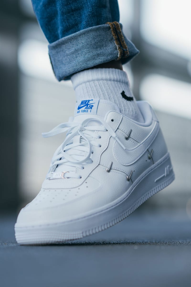 Champs sports clearance air force 1