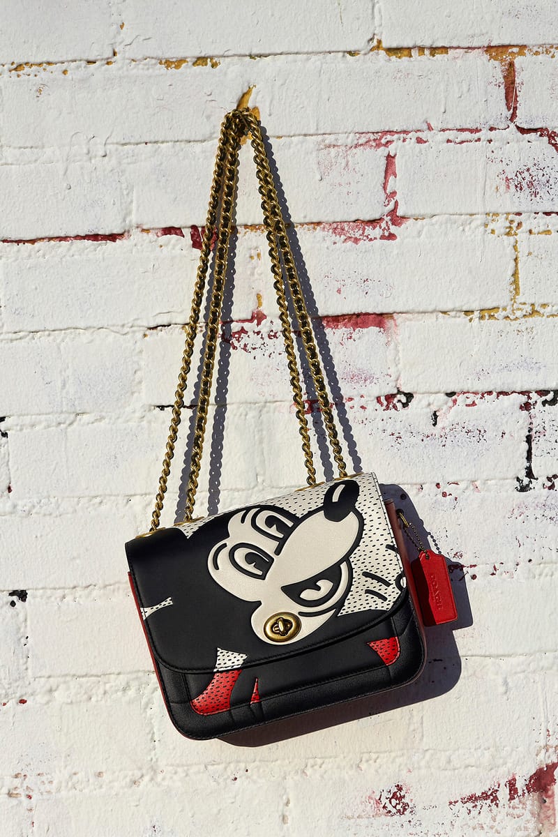 MICKEY MOUSE × Keith Haring ×coach 革製 ② Authentic NWT Coach Disney Mickey Mouse X Keith Haring Kisslock