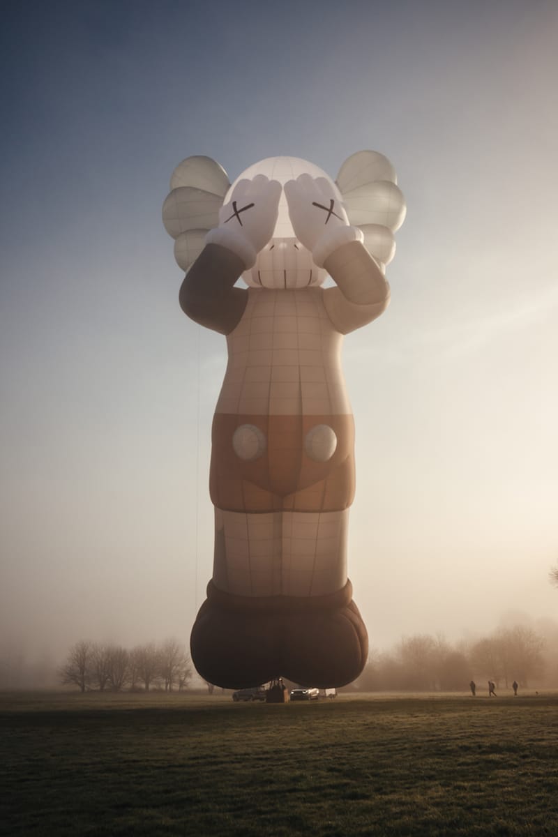 KAWS:HOLIDAY' UK Hot-Air Balloon | Hypebae