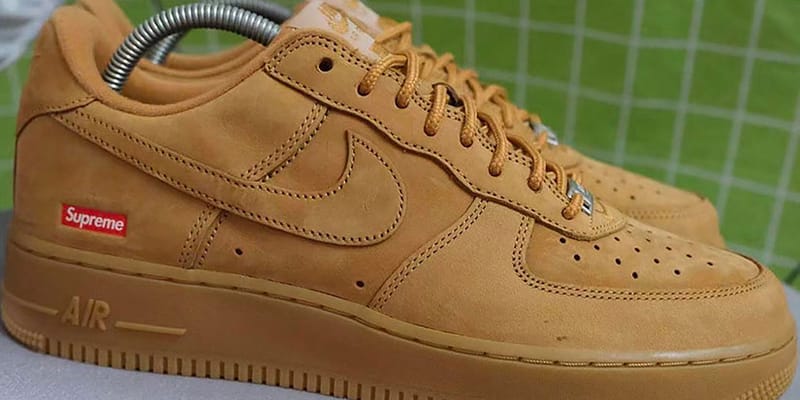 Supreme x Nike Air Force 1 Low 