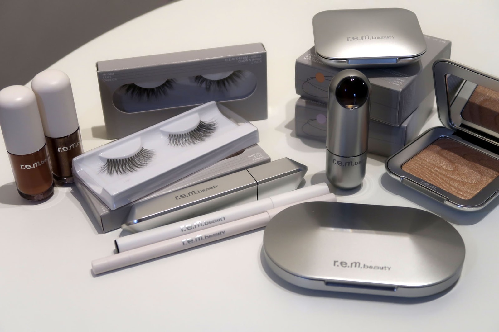 An Editor Reviews Ariana Grande's r.e.m. Beauty | Hypebae